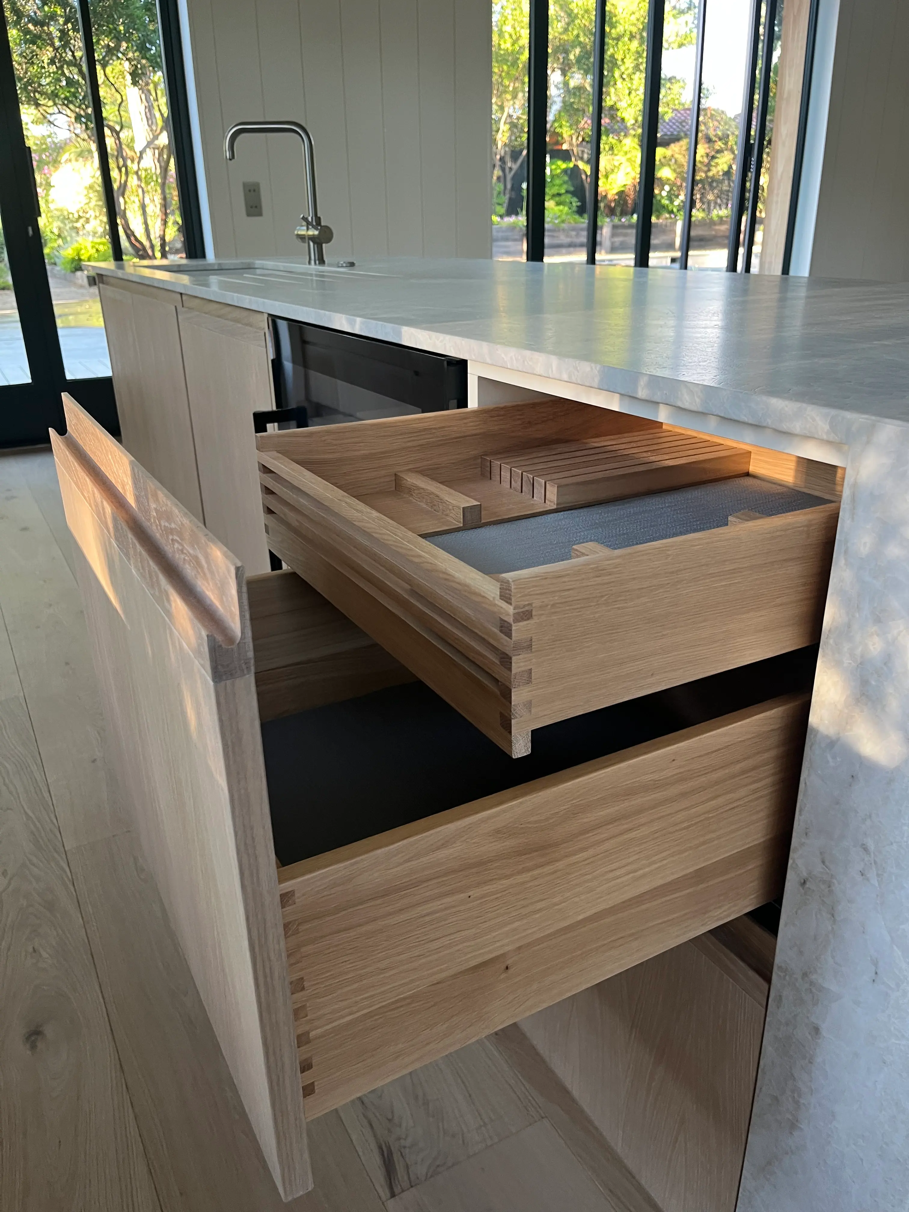 Atelier de fabrication sur mesure Technibois Agencement à Arès