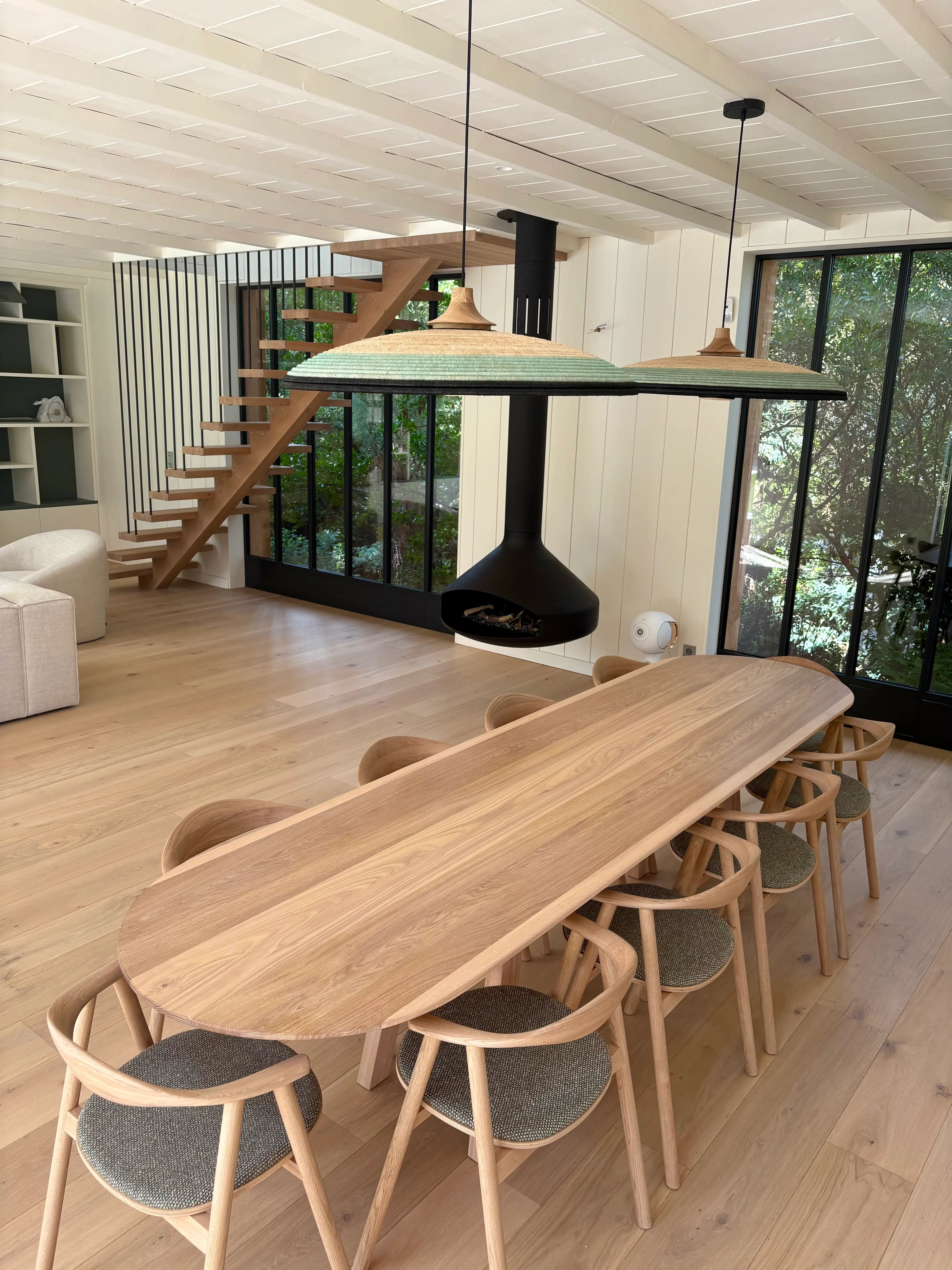 Table à manger en chêne massif, salle à vivre sur mesure, Technibois Agencement